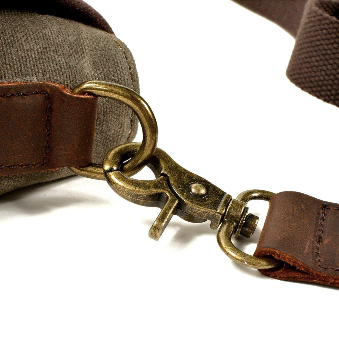 Eli | Canvas Messenger Bag